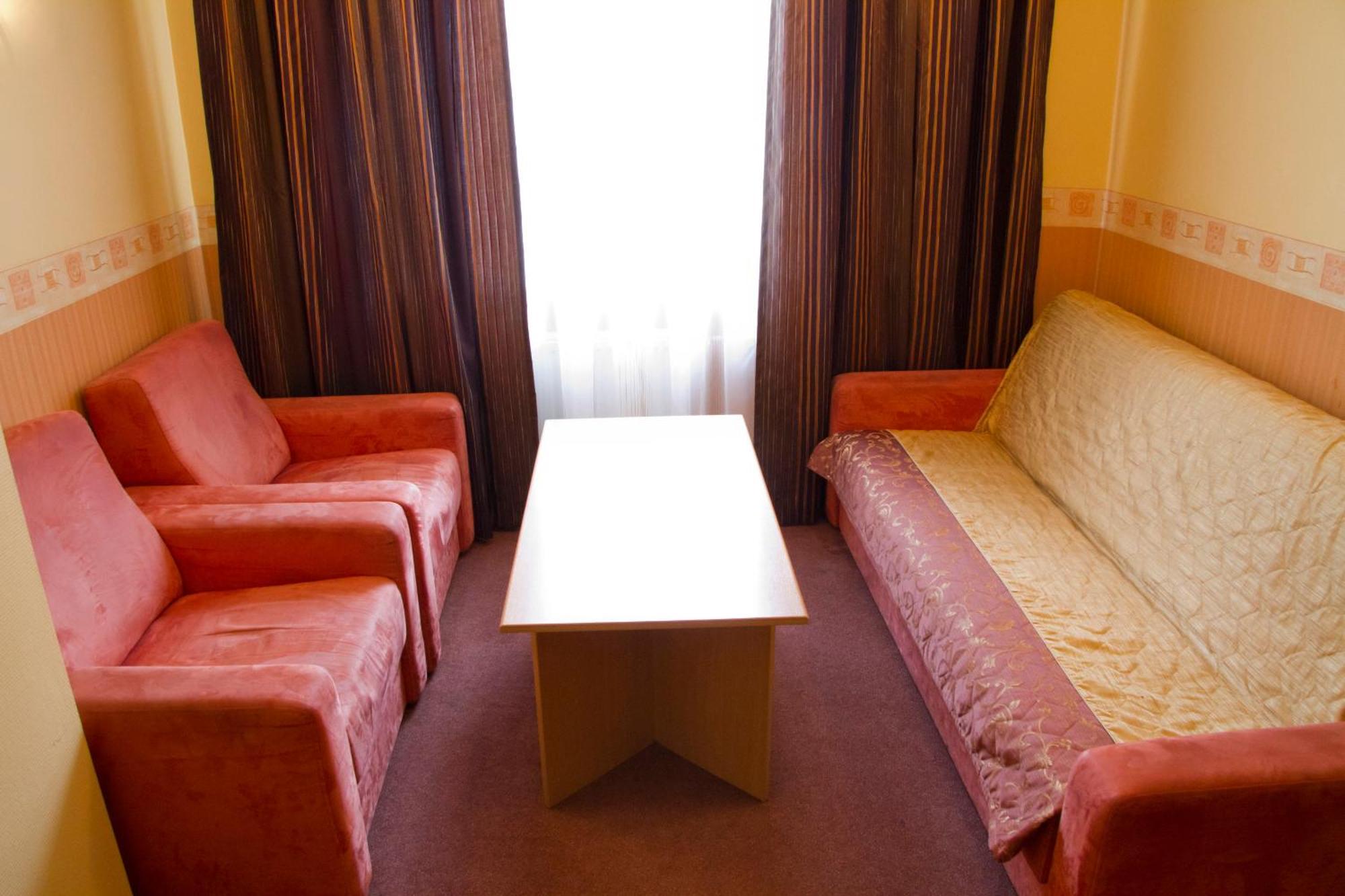 Hotel Iskra رشيشوف المظهر الخارجي الصورة
