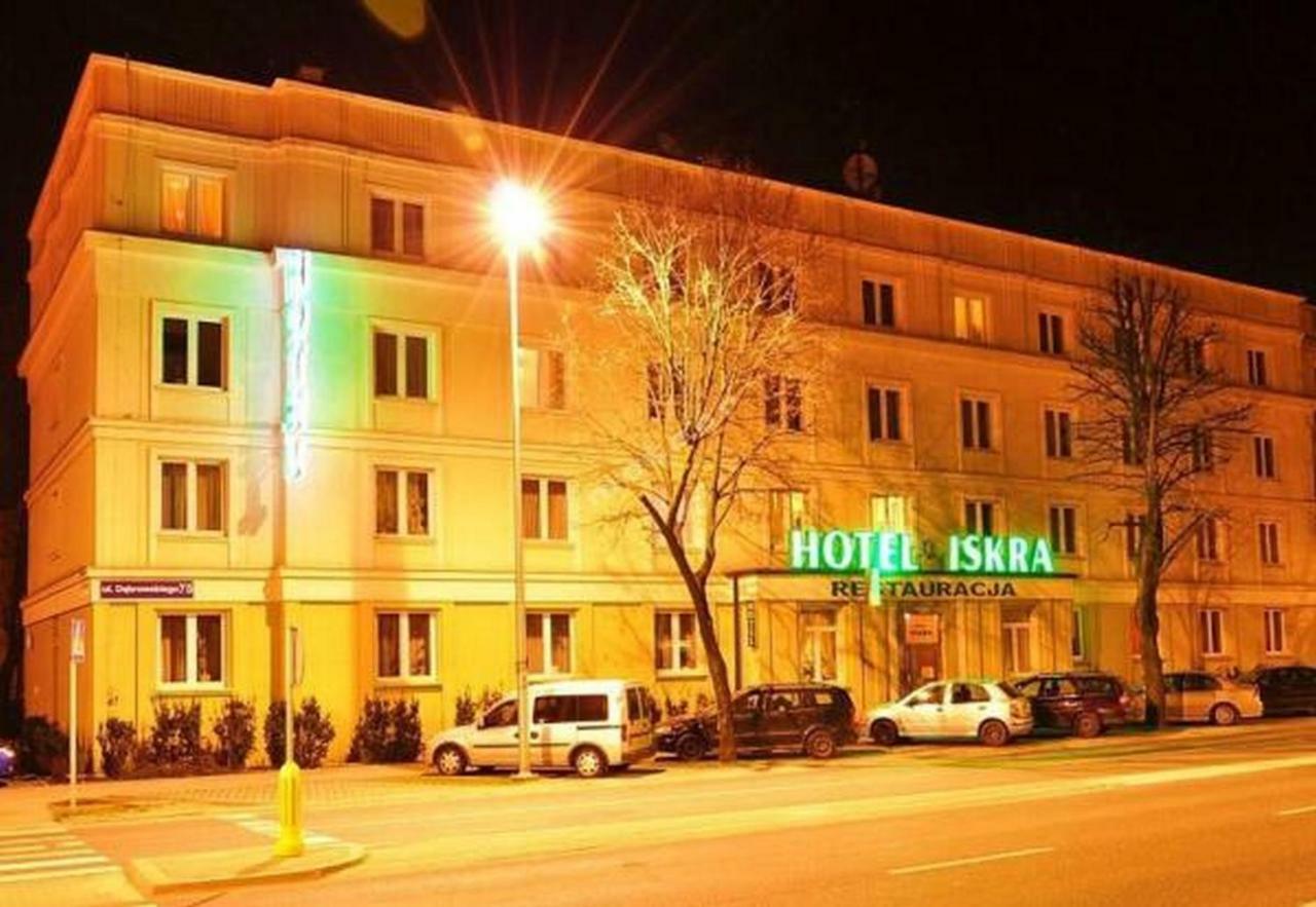 Hotel Iskra رشيشوف المظهر الخارجي الصورة
