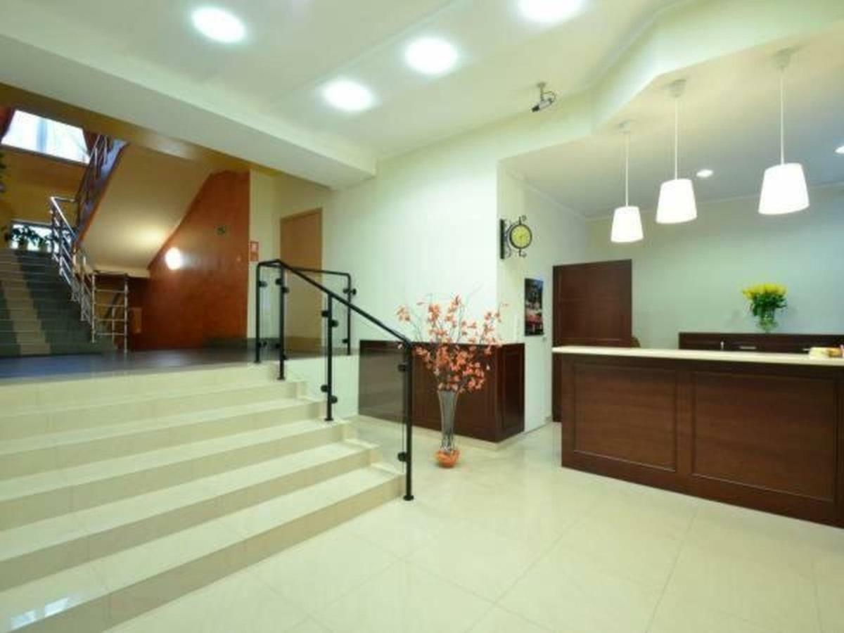 Hotel Iskra رشيشوف المظهر الخارجي الصورة